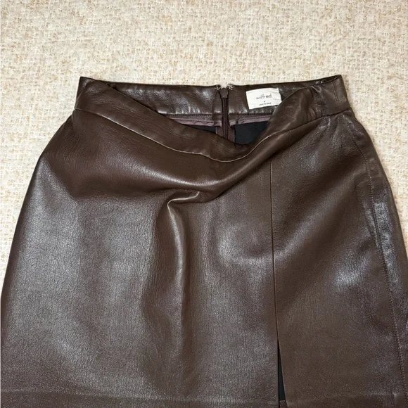 Wilfred Aritzia Faux Leather Mini Skirt Brown Size 4 - Picture 3 of 6